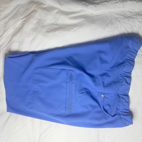 FIGS Lima Jogger Scrub Pants in CEIL BLUE
Used once. - Picture 9 of 10